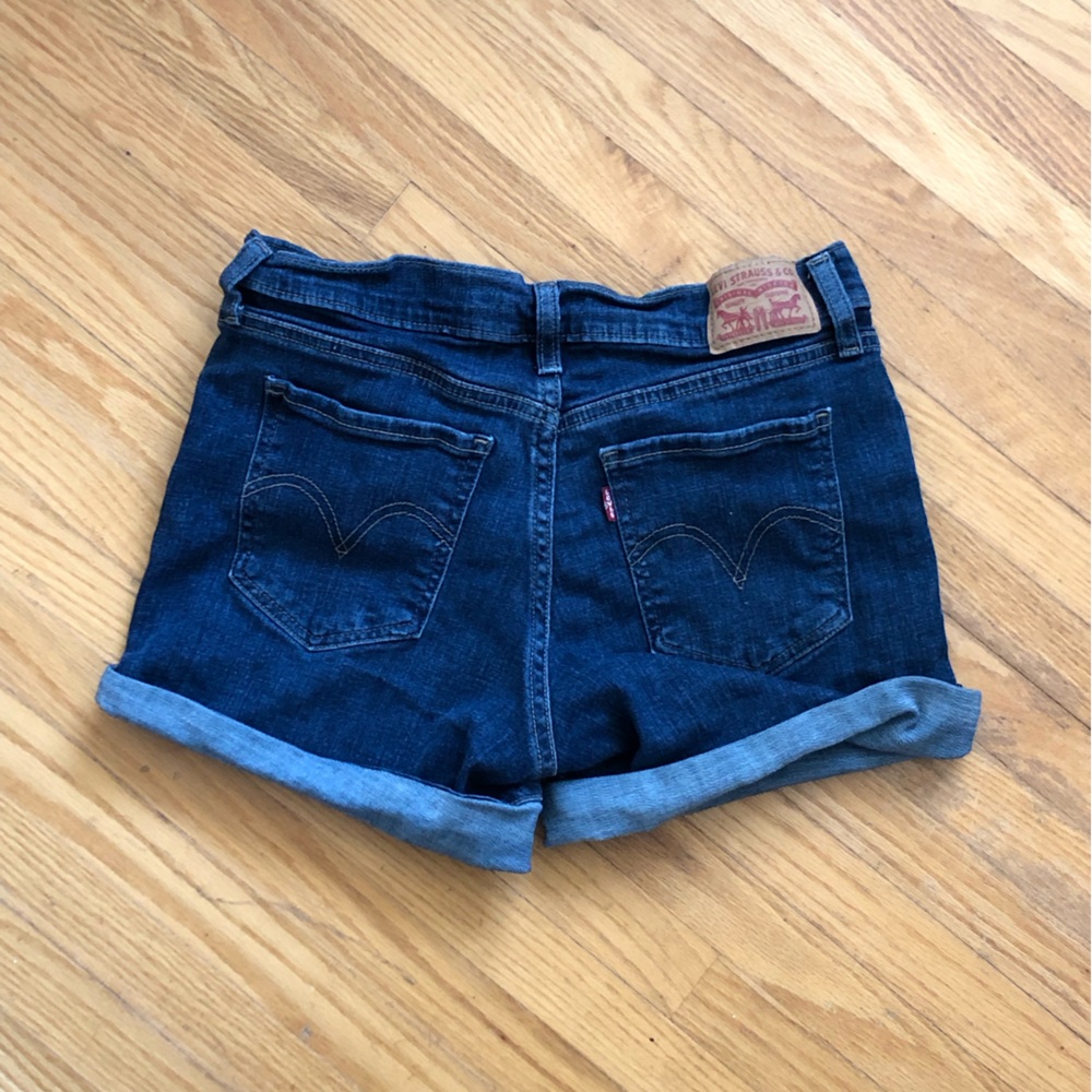 Levi’s shorts- mid length short